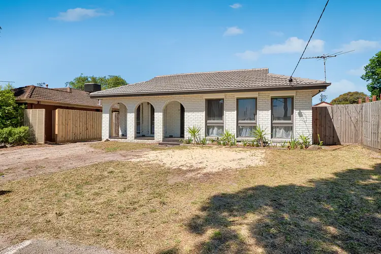 8 Wallace Road, Cranbourne VIC 3977