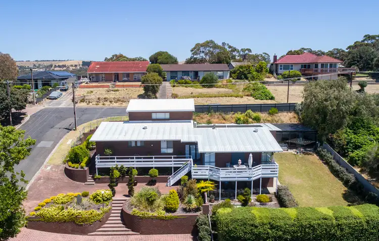 8 EDZELL ROAD, Victor Harbor SA 5211