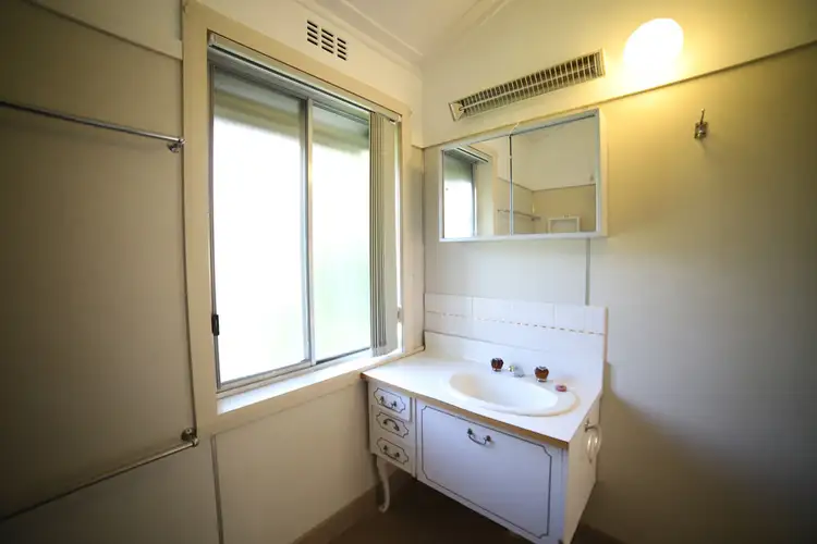 Sixth view of Homely house listing, 10 Lakeside Avenue, Mount Beauty VIC 3699