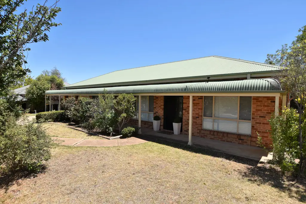 Main view of Homely house listing, 4 Robinia Close, Kelso NSW 2795