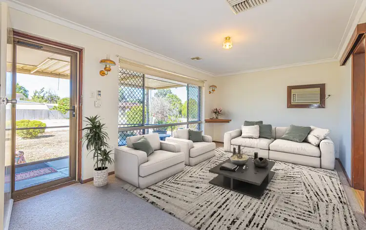 10 Solar Street, Beckenham WA 6107