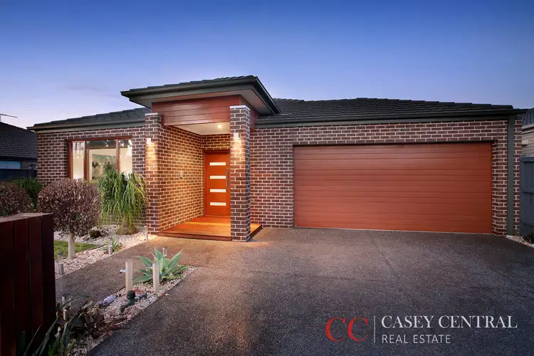 34 Mannavue Boulevard, Cranbourne North VIC 3977