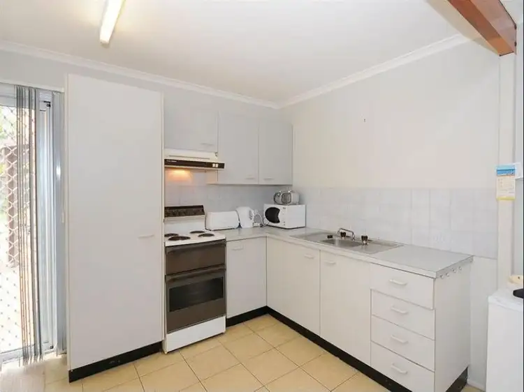 Fifth view of Homely unit listing, Unit 2/6-8 Beach Road, Pialba QLD 4655