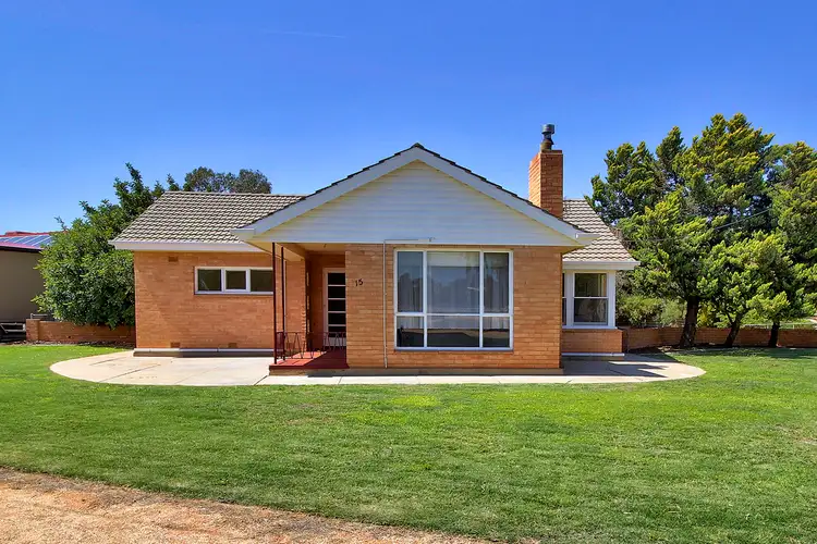 15 Pine Avenue, Loxton SA 5333