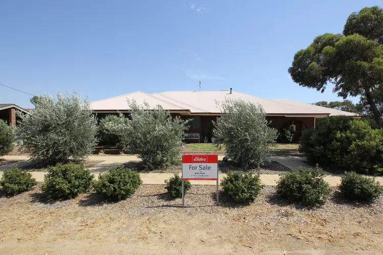 4 - 6 Cowan Way, Merredin WA 6415