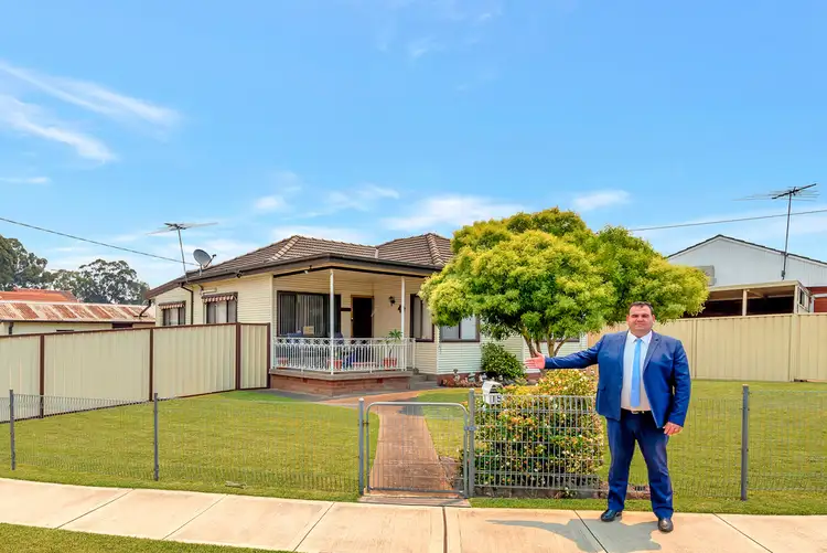15 Tripoli Road, Fairfield West NSW 2165