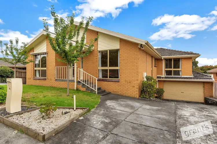 48 Justin Circuit, Hampton Park VIC 3976