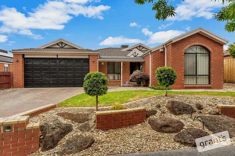 3 Viewmount Court