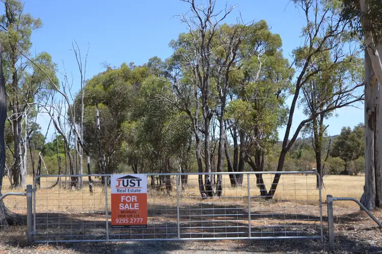 1 Wooroloo Chase, Bakers Hill WA 6562