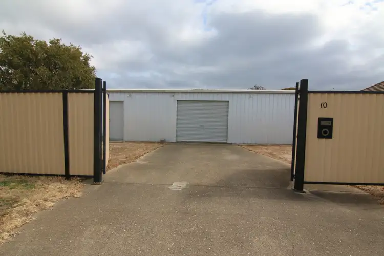 Sixth view of Homely house listing, 10 Hosie Street, Bairnsdale VIC 3875