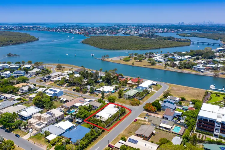 2 Dunnes Avenue, Hope Island QLD 4212