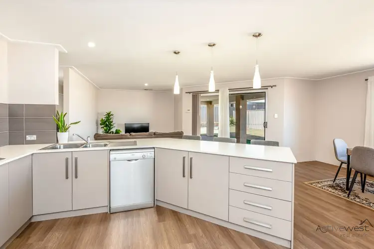 23 Periwinkle Street, Drummond Cove WA 6532