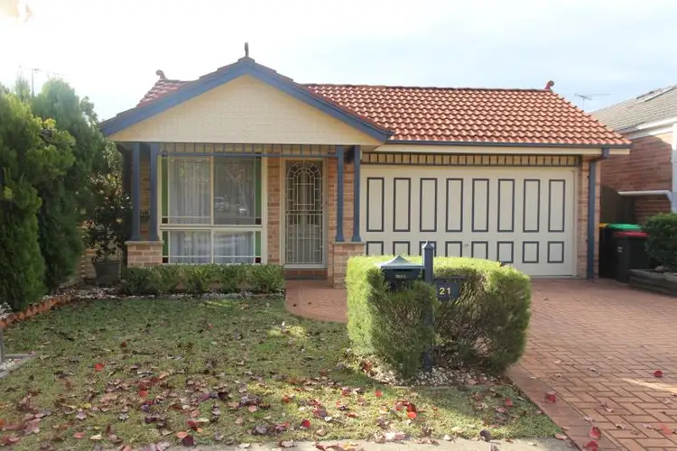 21 Tusculum Court, Wattle Grove NSW 2173
