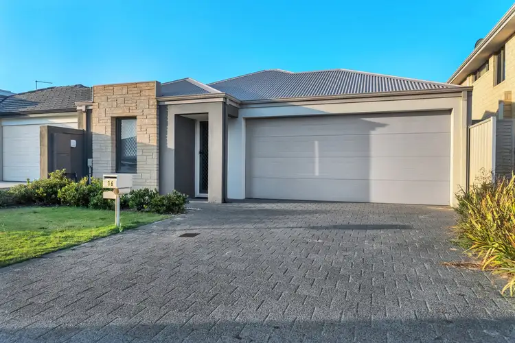 16 Tambrey Avenue, Golden Bay WA 6174