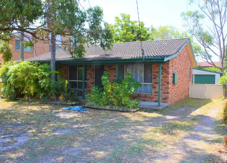 67 Cams Blvd, Summerland Point NSW 2259