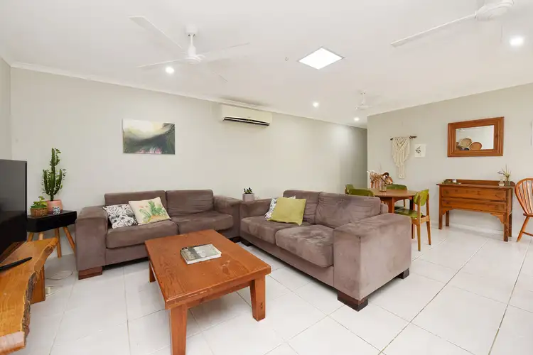 2/9 Sairs Street, Glass House Mountains QLD 4518