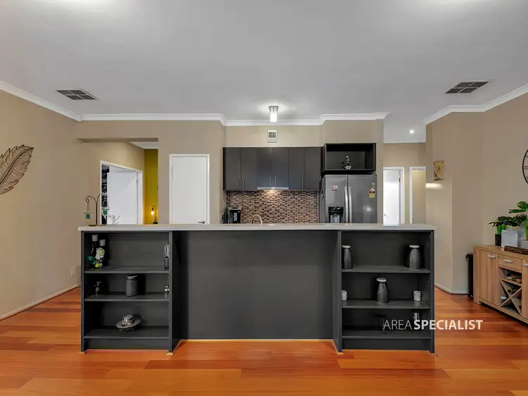 Fifth view of Homely house listing, 4 Silvergum Place, Cranbourne VIC 3977