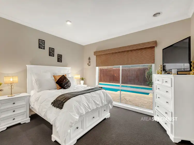 Sixth view of Homely house listing, 4 Silvergum Place, Cranbourne VIC 3977