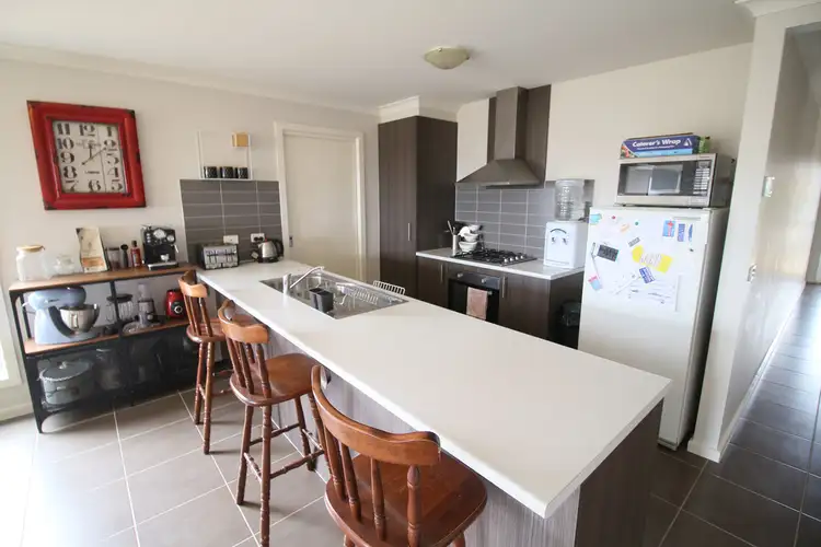 69 James Melrose Drive,, Brookfield VIC 3338