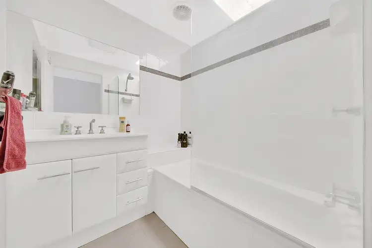 Fourth view of Homely unit listing, 4/259 Auckland Street, South Gladstone QLD 4680