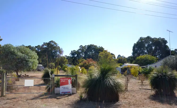 9 Wilson Street, Wooroloo WA 6558