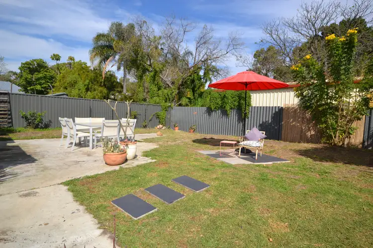 8 Balfour Road, Swan View WA 6056