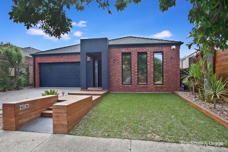 5 Alexandra Gardens, Caroline Springs VIC 3023