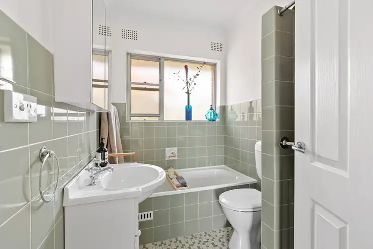 Fourth view of Homely apartment listing, 9/10 Avon Road, Dee Why NSW 2099