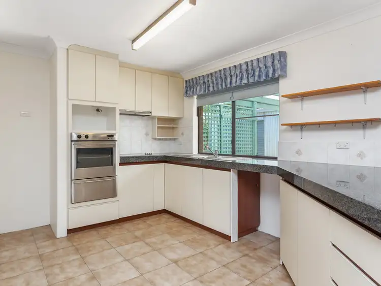 Seventh view of Homely house listing, 5 Dorigo Place, Gosnells WA 6110