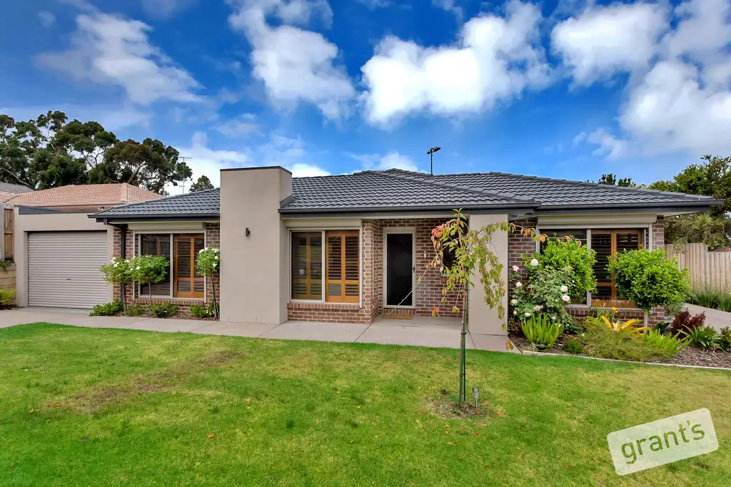 Main view of Homely unit listing, 1/19 Michael Court, Berwick VIC 3806