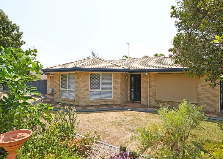 2 Whipbird Court, Urangan QLD 4655