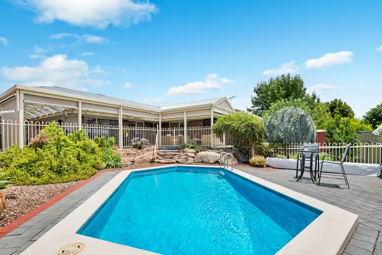 14 New England Drive, Woodcroft SA 5162