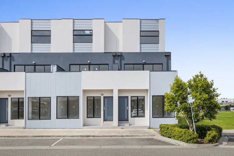 1/3 Park Orchard Drive, Pakenham VIC 3810