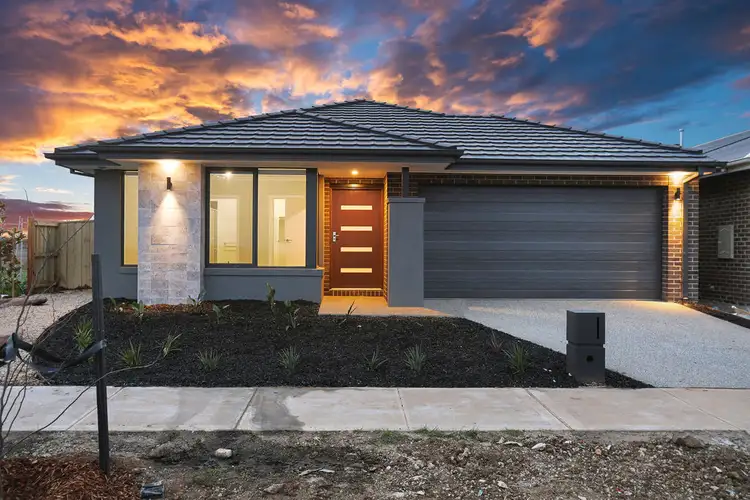 34 Sadie Avenue, Thornhill Park VIC 3335