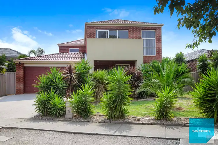 17 Weigall Close, Caroline Springs VIC 3023