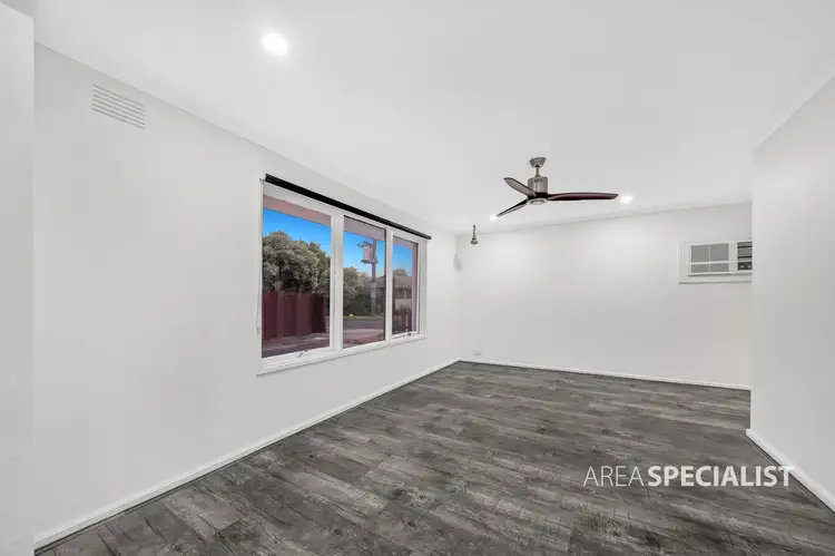 Fourth view of Homely house listing, 3 Ainsleigh Court, Cranbourne VIC 3977