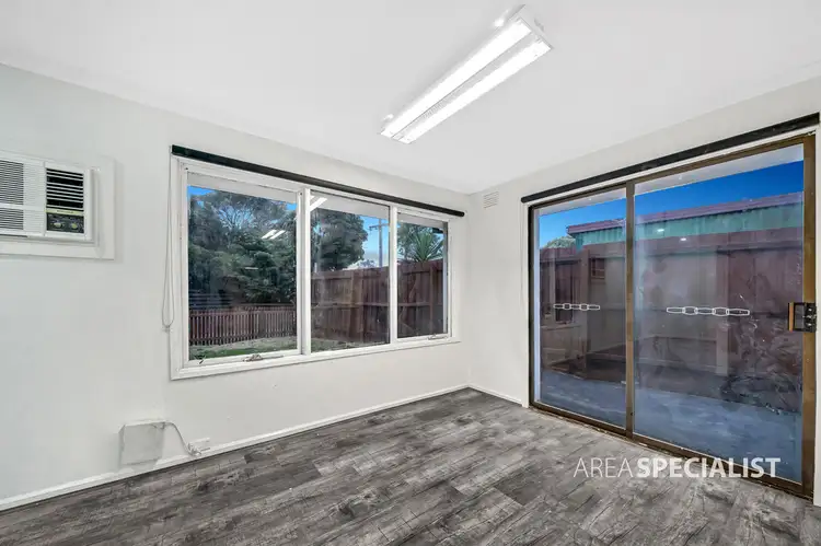 Fifth view of Homely house listing, 3 Ainsleigh Court, Cranbourne VIC 3977