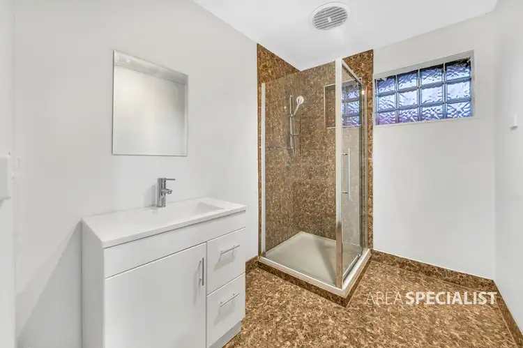Sixth view of Homely house listing, 3 Ainsleigh Court, Cranbourne VIC 3977