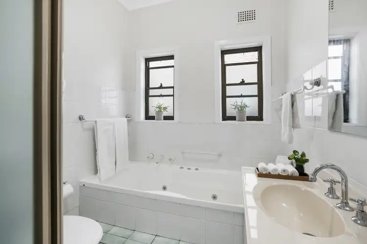 Fifth view of Homely house listing, 33 McIntosh Rd, Dee Why NSW 2099
