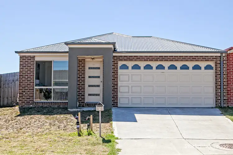1 Spinebill Court, Pakenham VIC 3810