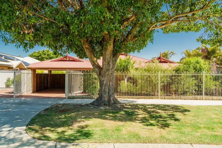 1/27 Henning Crescent, Manning WA 6152