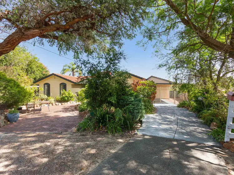 8 Jason Court, Kelmscott WA 6111