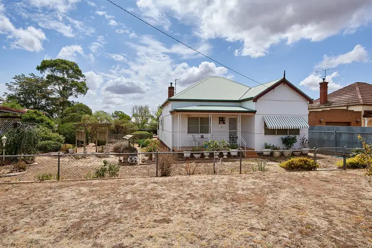 3 Bolton Street, Junee NSW 2663