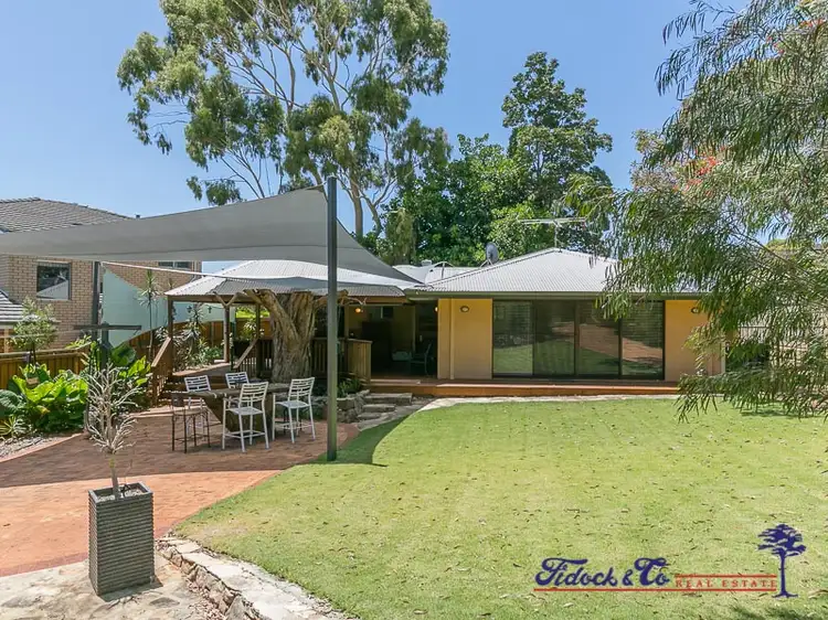 18 Kevin Road, Kelmscott WA 6111
