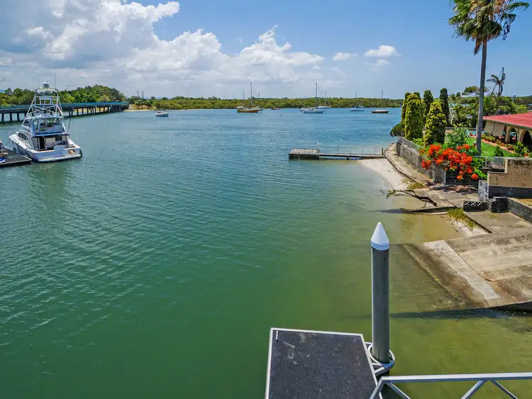 49 Hume Parade, Paradise Point QLD 4216