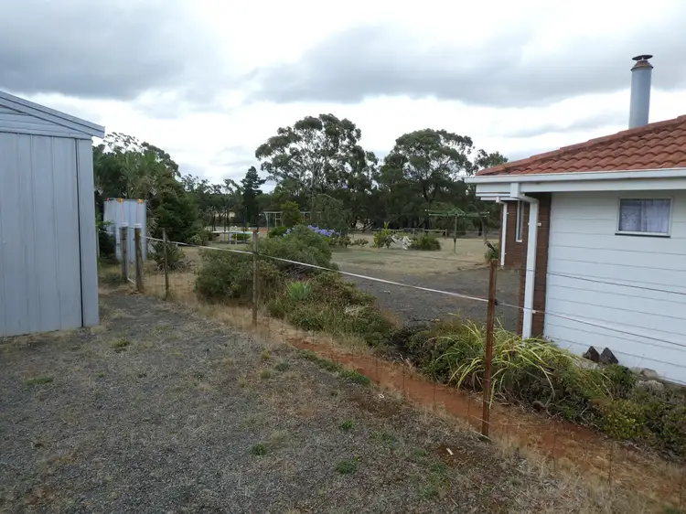 Fifth view of Homely house listing, 10 Leigh Court, Dereel VIC 3352