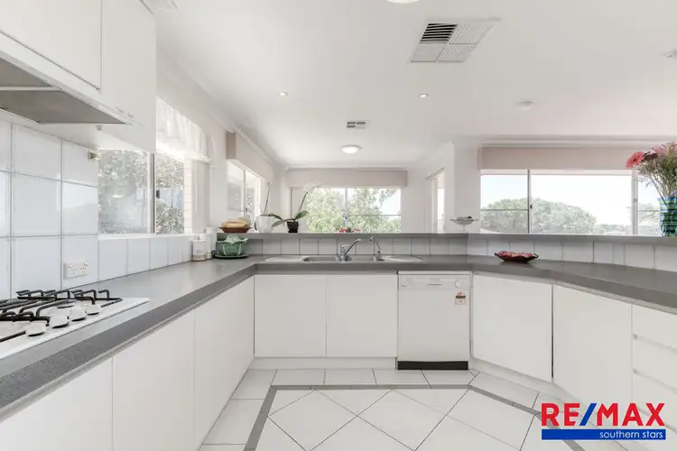 18 Waring Way, Kardinya WA 6163