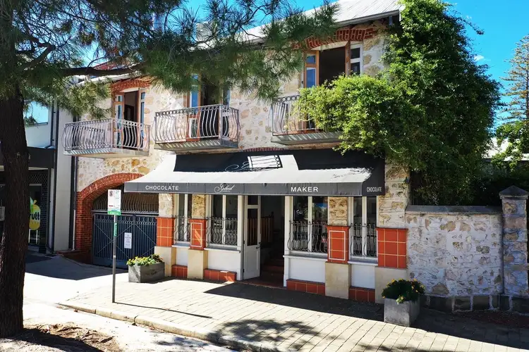 1/17 Essex Street, Fremantle WA 6160