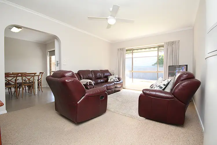 Sixth view of Homely unit listing, 2/15 Dooen Road, Horsham VIC 3400
