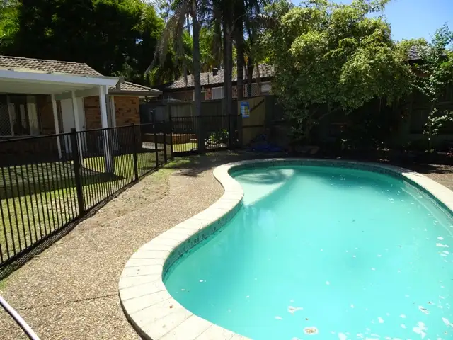 7 Captain Cook Close, Arundel QLD 4214